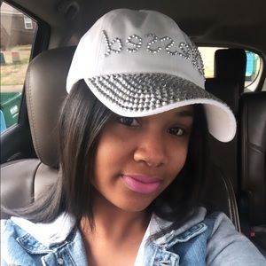 Meet your Posher, Latasha